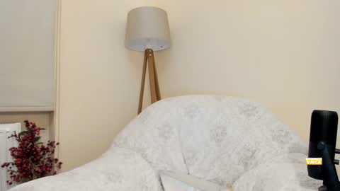 Snapshot of snowww_white chatting on January 12, 2025, 7:31 pm Ann online show from January 12, 2025, 7:31 pm