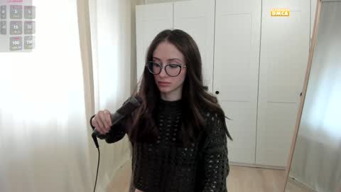 Snapshot of snowww_white chatting on September 30, 2025, 7:46 am Ann online show from September 30, 2025, 7:46 am