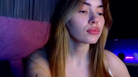 Snapshot of sofa__bloom chatting on December 4, 2025, 9:29 am Sofia online show from December 4, 2025, 9:29 am