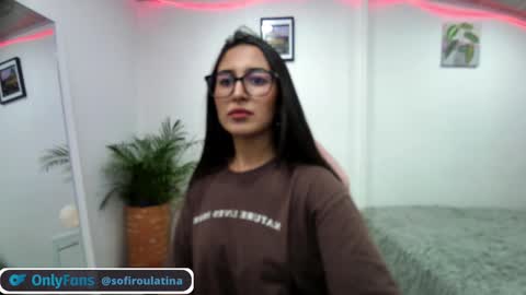 Snapshot of soffi_rousel_ chatting on January 3, 2025, 7:29 pm soffi_rousel_ online show from January 3, 2025, 7:29 pm