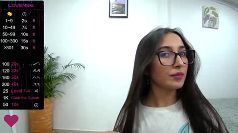 Snapshot of soffi_rousel_ chatting on February 6, 2025, 6:46 pm soffi_rousel_ online show from February 6, 2025, 6:46 pm