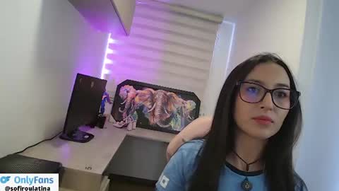 Snapshot of soffi_rousel_ chatting on June 18, 2026, 5:28 pm soffi_rousel_ online show from June 18, 2026, 5:28 pm