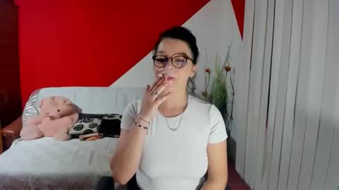 Soffy online show from September 18, 2025, 5:09 am