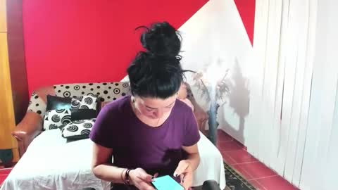 Soffy online show from November 27, 2025, 5:42 am