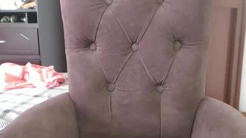 Sofa Castellanos online show from May 14, 2026, 4:14 pm