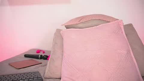 Snapshot of sofi_decker chatting on September 11, 2025, 3:06 am Sofia online show from September 11, 2025, 3:06 am