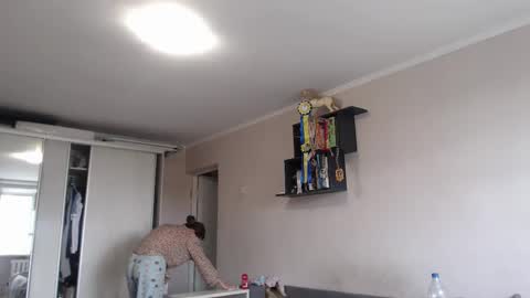 Sofi online show from October 11, 2025, 8:24 am