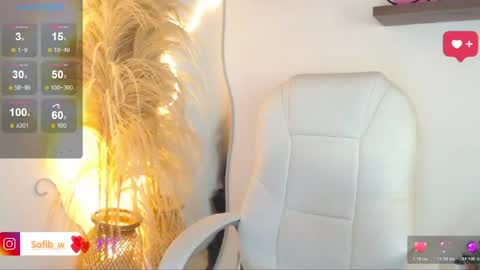 Snapshot of sofi_lennox chatting on June 15, 2026, 1:24 pm Sofi online show from June 15, 2026, 1:24 pm