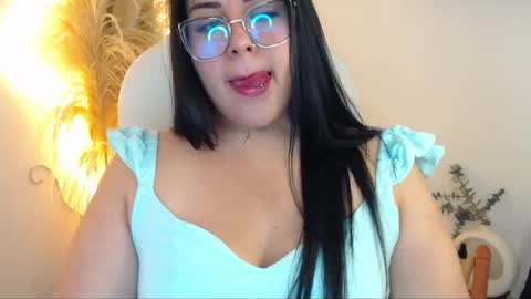 Snapshot of sofi_lennox chatting on August 3, 2026, 12:54 pm Sofi online show from August 3, 2026, 12:54 pm