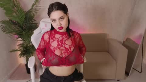 sofi_lunell online show from June 2, 2026, 9:22 am