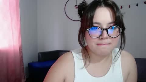 Snapshot of sofi_lynch chatting on November 20, 2025, 9:36 pm Sofi Lynch online show from November 20, 2025, 9:36 pm