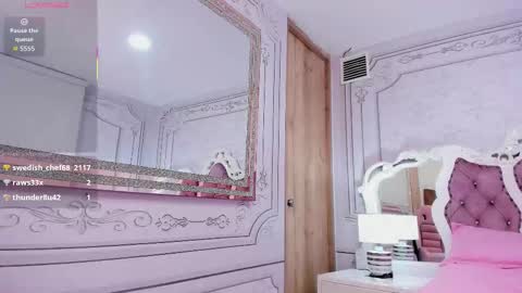 Snapshot of sofi_naughty18 chatting on October 30, 2025, 1:01 pm online show from October 30, 2025, 1:01 pm