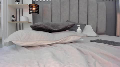 valen online show from January 15, 2025, 12:09 am