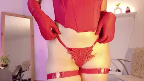 Sofi smith   online show from November 27, 2025, 8:11 pm