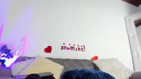 Sofia Vasquez online show from February 4, 2025, 1:23 am