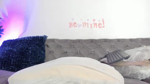 Sofia Vasquez online show from February 19, 2025, 2:12 am