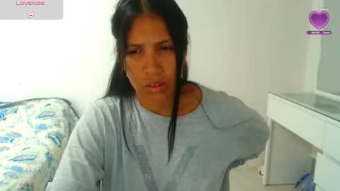 sofia vene  online show from November 17, 2025, 11:38 am