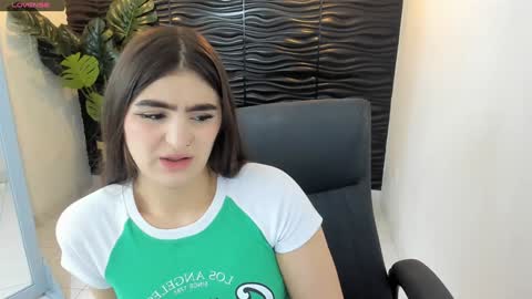 Snapshot of sofia44 chatting on January 11, 2025, 12:50 pm Skarlett online show from January 11, 2025, 12:50 pm