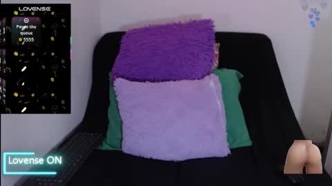 sofia  whitee online show from February 1, 2026, 8:35 am