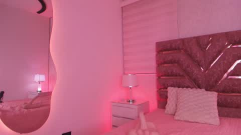 sofia gomes online show from May 2, 2026, 11:59 am