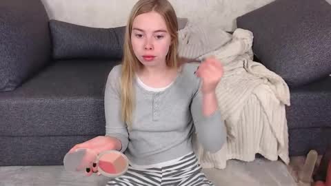 Snapshot of sofia_here chatting on May 21, 2026, 12:06 am Sofia here online show from May 21, 2026, 12:06 am