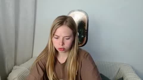 Snapshot of sofia_here chatting on June 23, 2026, 11:58 pm Sofia here online show from June 23, 2026, 11:58 pm