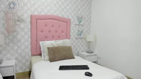 sofia_martinez9 online show from July 29, 2026, 4:27 pm
