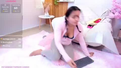 sofia_new online show from July 28, 2026, 4:39 pm