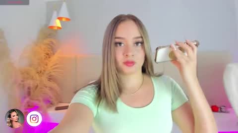 SOFIA PAMELA online show from December 15, 2025, 7:18 pm