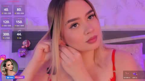 Snapshot of sofia_pamela_ chatting on April 22, 2026, 6:42 pm online show from April 22, 2026, 6:42 pm