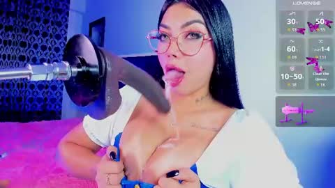 sofia  online show from July 26, 2026, 11:44 pm