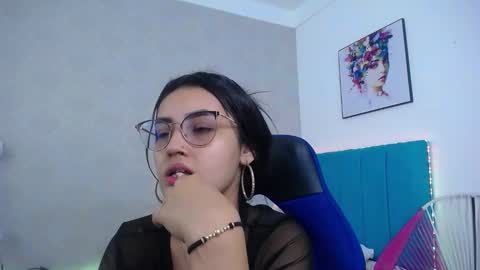 Snapshot of sofiaasexy19 chatting on November 29, 2025, 12:19 pm Sofia online show from November 29, 2025, 12:19 pm