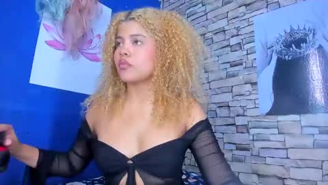 sofiacastillo01 online show from March 10, 2025, 10:02 pm