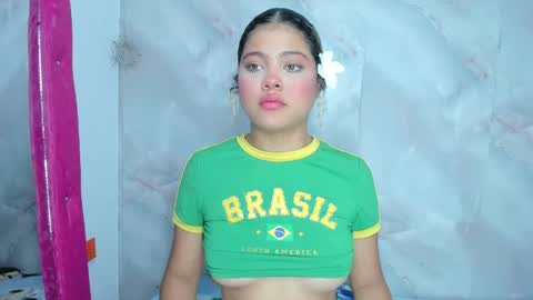 sofiacastillo01 online show from June 5, 2026, 1:39 pm