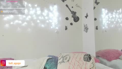 sofiacruz16 online show from February 5, 2025, 10:19 am