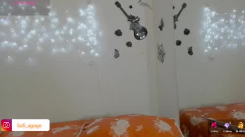 sofiacruz16 online show from March 8, 2025, 5:49 am