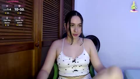 sofiaduque_26 online show from December 15, 2025, 2:21 pm
