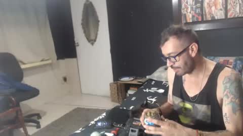 sofialennon1980 online show from October 1, 2025, 12:05 am