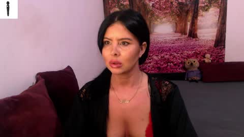 sofialiub online show from December 8, 2024, 5:33 pm