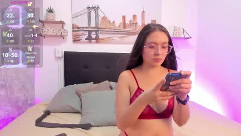 sofialujan_ online show from January 7, 2026, 11:40 pm