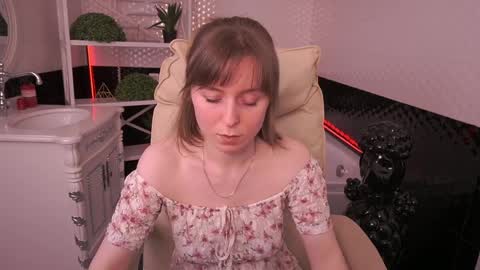SofiaLuxuryy online show from April 3, 2026, 3:32 pm