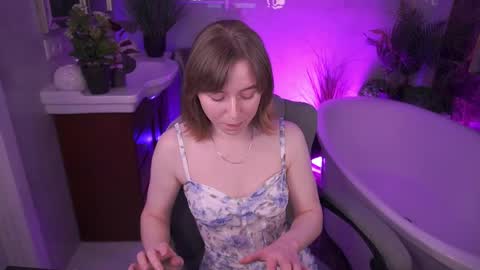 SofiaLuxuryy online show from April 18, 2026, 3:16 pm