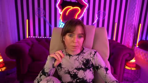 SofiaLuxuryy online show from April 29, 2026, 1:21 am