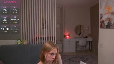 Snapshot of sofiapure18 chatting on September 17, 2025, 6:53 pm Sofia Help me overcome shynes with 100 thumbs up online show from September 17, 2025, 6:53 pm