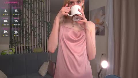 Snapshot of sofiapure18 chatting on October 18, 2025, 7:47 pm Sofia Help me overcome shynes with 100 thumbs up online show from October 18, 2025, 7:47 pm