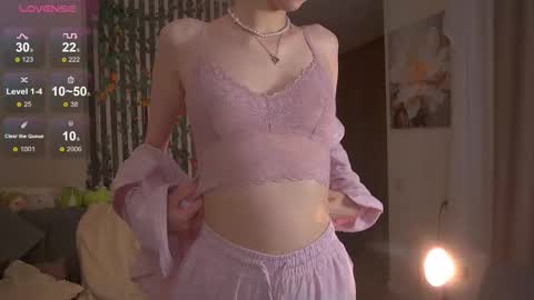 Snapshot of sofiapure18 chatting on November 27, 2025, 8:22 pm Sofia Help me overcome shynes with 100 thumbs up online show from November 27, 2025, 8:22 pm