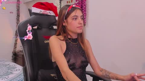 Snapshot of sofiarouge_ chatting on December 18, 2024, 8:25 pm Sofia Help me reach 5K followers online show from December 18, 2024, 8:25 pm