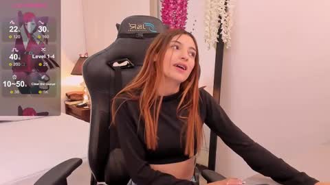 Snapshot of sofiarouge_ chatting on March 8, 2025, 4:50 pm Sofia Help me reach 5K followers online show from March 8, 2025, 4:50 pm