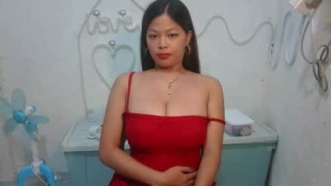 Snapshot of sofie_loorexx chatting on May 5, 2026, 9:28 am sofie_loorexx online show from May 5, 2026, 9:28 am
