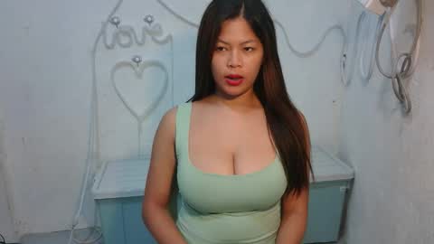 Snapshot of sofie_loorexx chatting on May 9, 2026, 11:15 am sofie_loorexx online show from May 9, 2026, 11:15 am